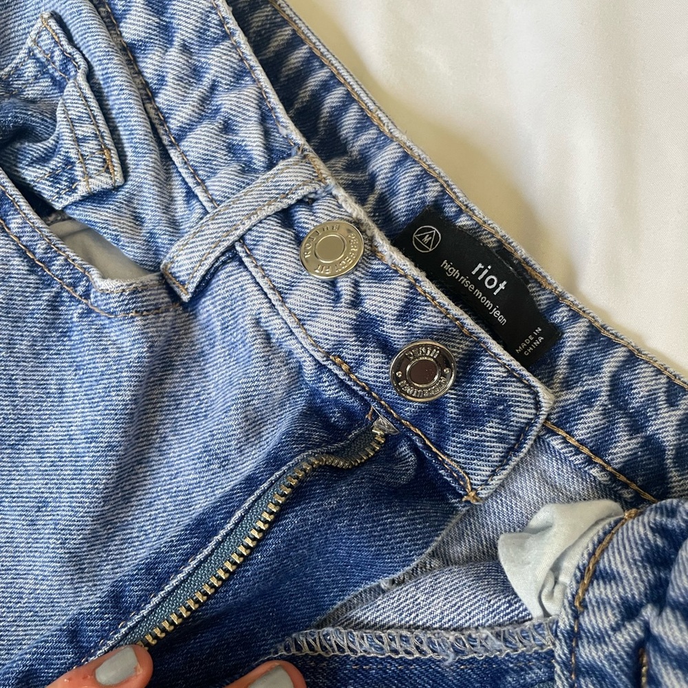 High Waisted Distressed Mom Jean - Picture 4 of 5